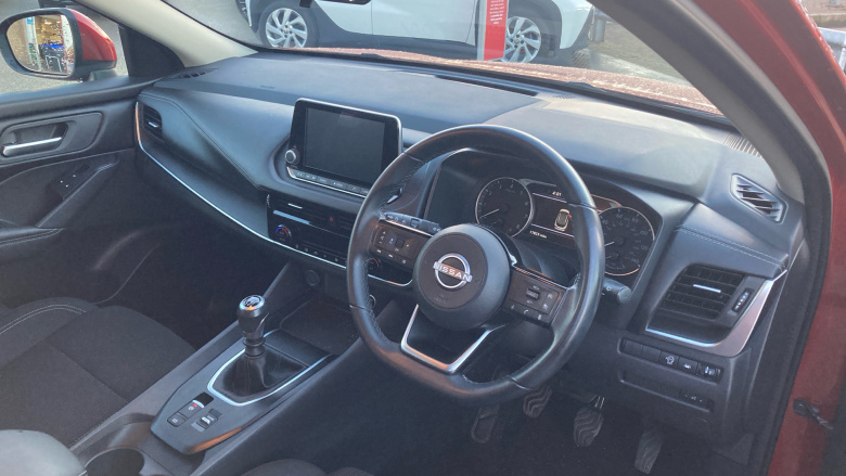 Nissan Qashqai 1.3 DiG-T MH Acenta Premium 5dr Petrol Hatchback